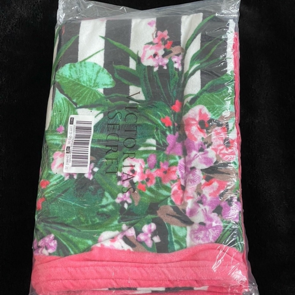 NEW X-LARGE VICTORIA'S SECRET SWIM Shine Strap Bombshell  SET PLUS FREE TOWEL - Picture 15 of 15